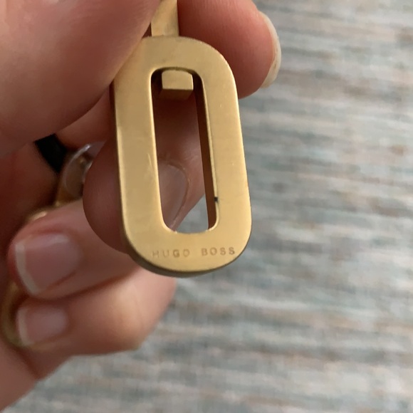 Hugo Boss earrings - Picture 3 of 5